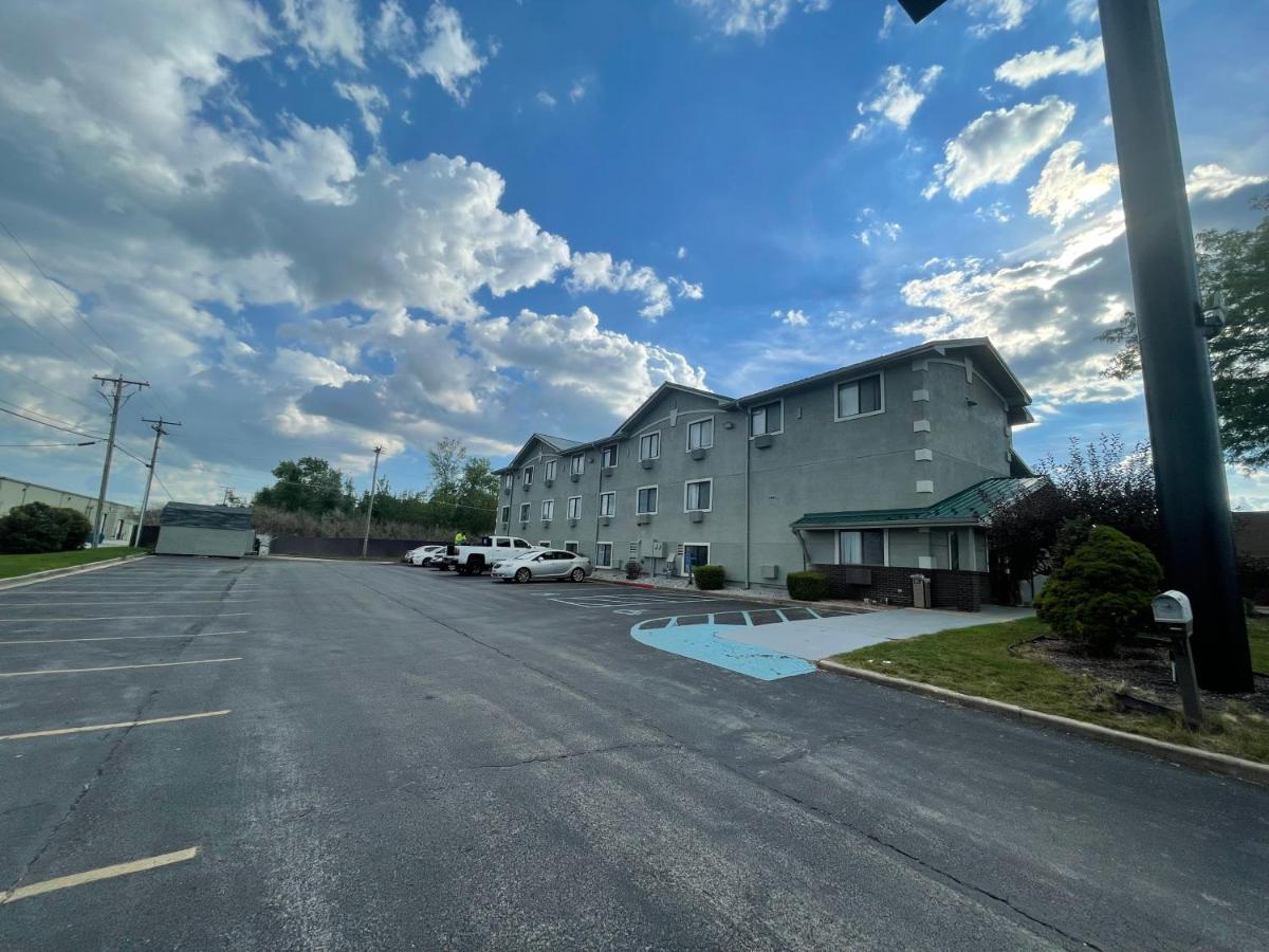 Magnuson Hotel Fort Wayne North - Coliseum Exterior foto