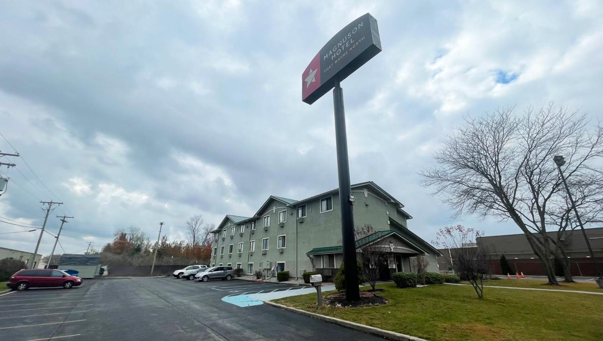 Magnuson Hotel Fort Wayne North - Coliseum Exterior foto