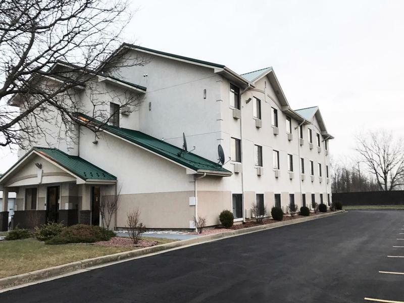 Magnuson Hotel Fort Wayne North - Coliseum Exterior foto